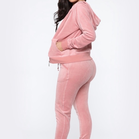 🔴SOLD FashionNova Velour Jogger matching set - Picture 2 of 8